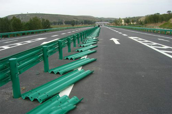 肇庆波形护栏的维护与管理确保道路安全的关键步骤