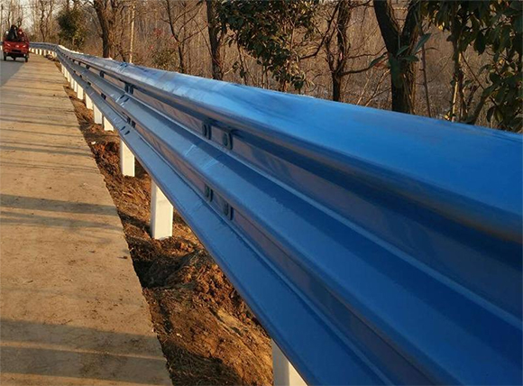 肇庆公路波形护栏板的优点